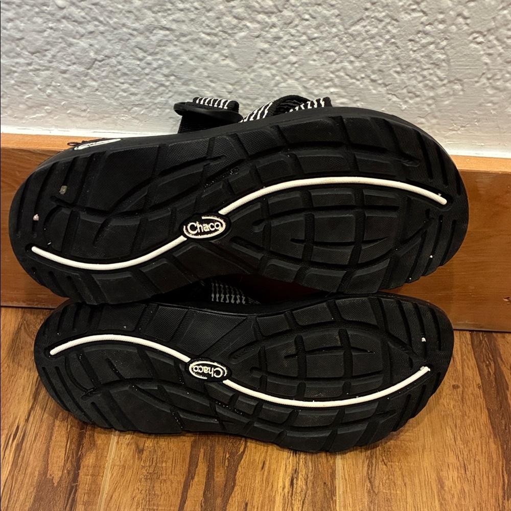 Chaco Black and White Sandals - Picture 5 of 5